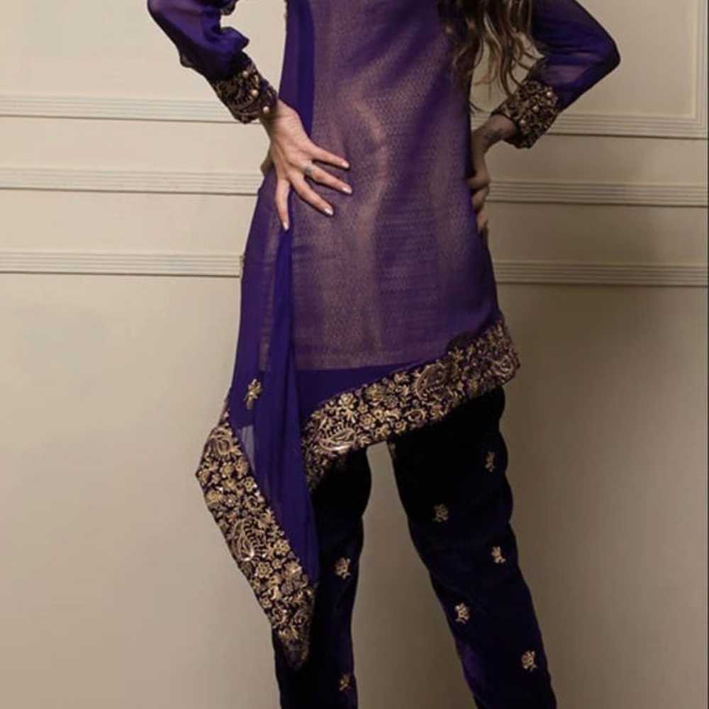 Pakistani designer Shireen Lakdawala 3 pc outfit M - image 3