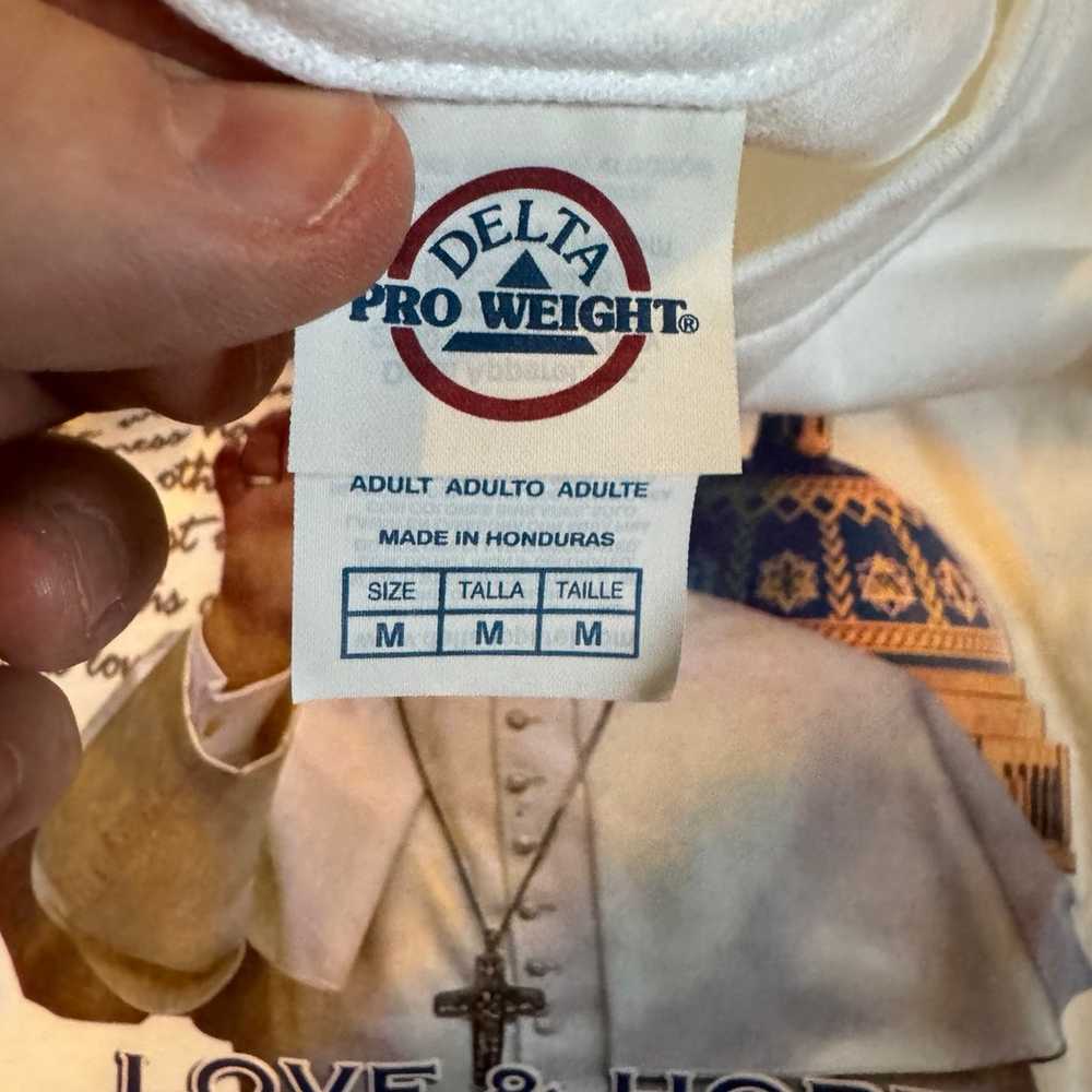 Pope Francis t-shirt size M medium on Delta tag - image 3