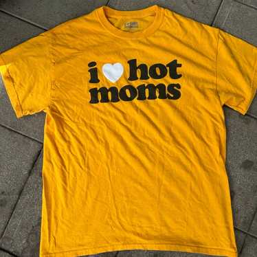 I love Hot Moms spring T-shirt