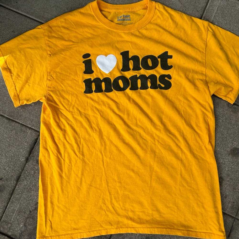 I love Hot Moms spring T-shirt - image 2