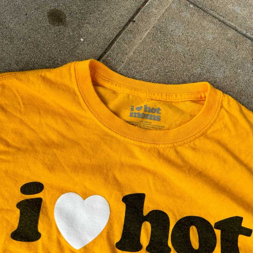 I love Hot Moms spring T-shirt - image 3