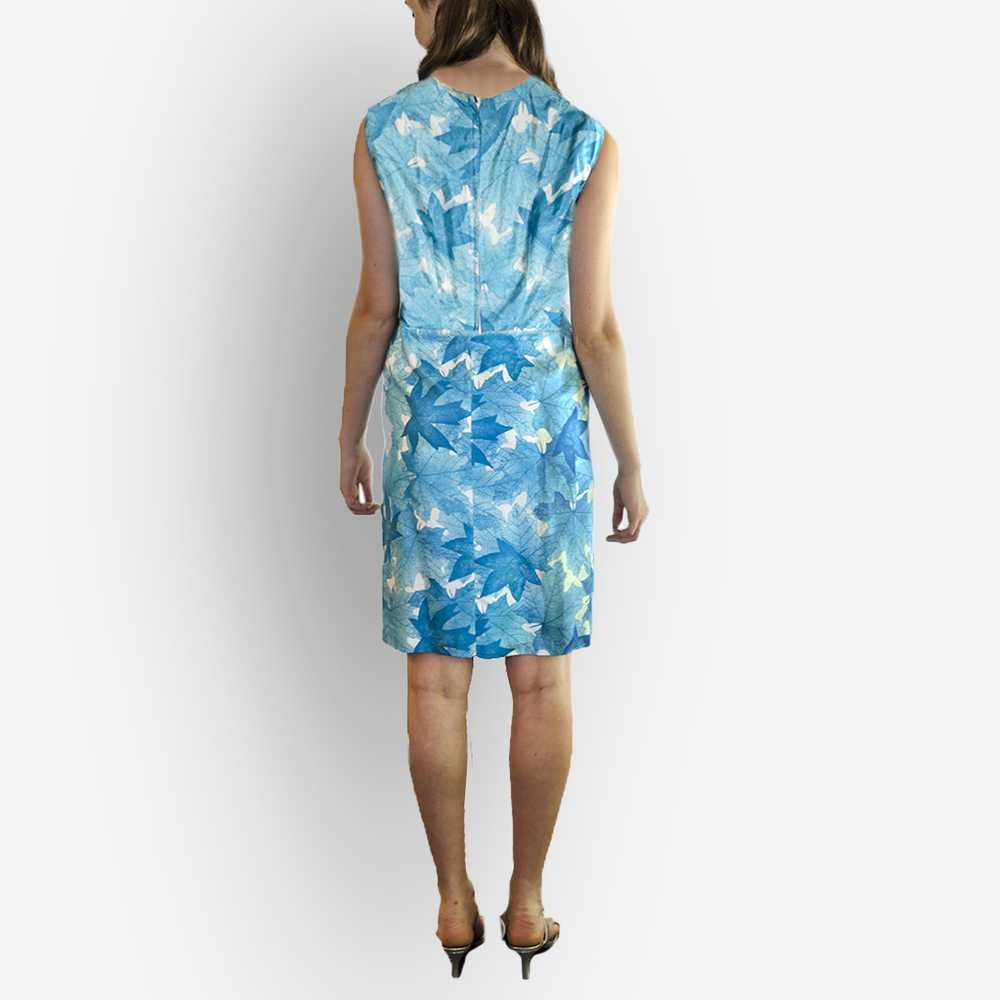 Vintage 1960s Sleeveless Dress, Blue & White Flor… - image 4