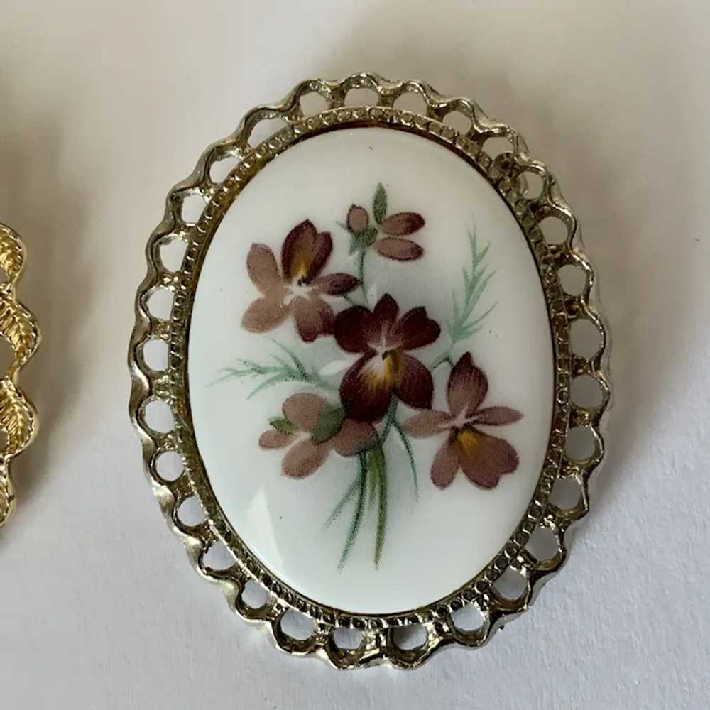 Pair of Vintage Brooch Pins with Courting Couple … - image 3