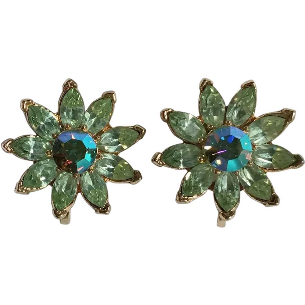 Trifari rhinestone flower clip earrings peridot g… - image 1