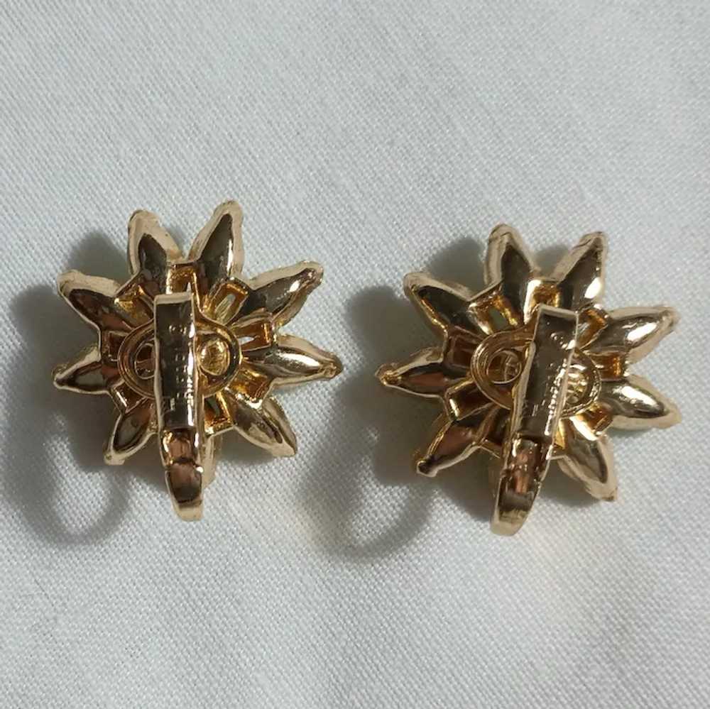Trifari rhinestone flower clip earrings peridot g… - image 2