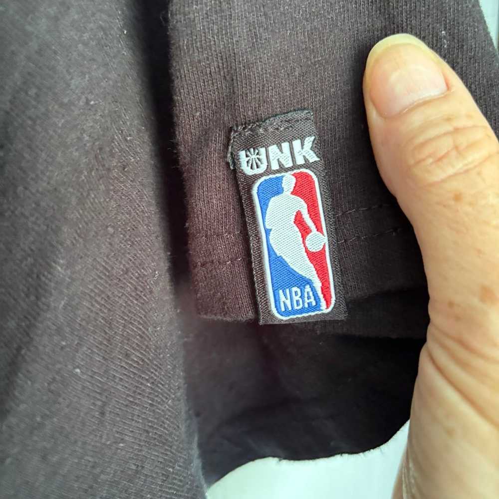 Lebron James Miami Heat UNK NBA Tee shirt Men’s 2… - image 4