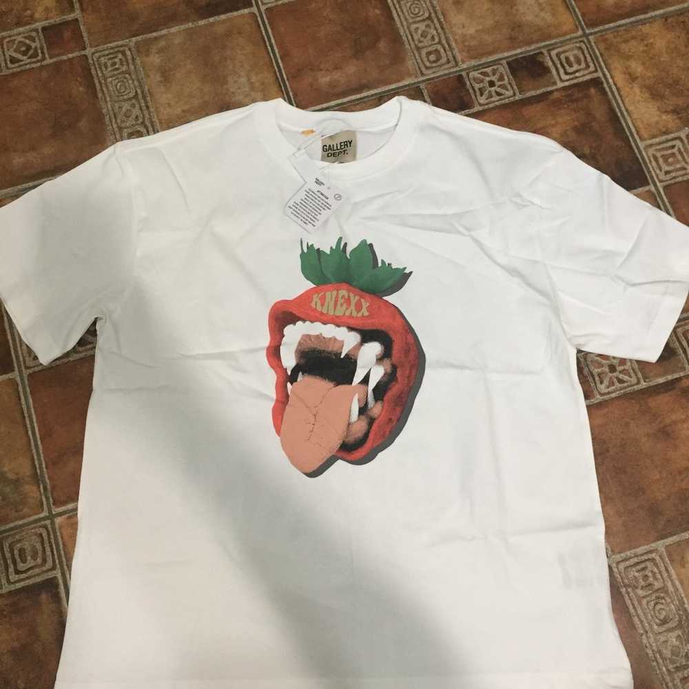 Gallery dept strawberry t-shirt size M - image 1