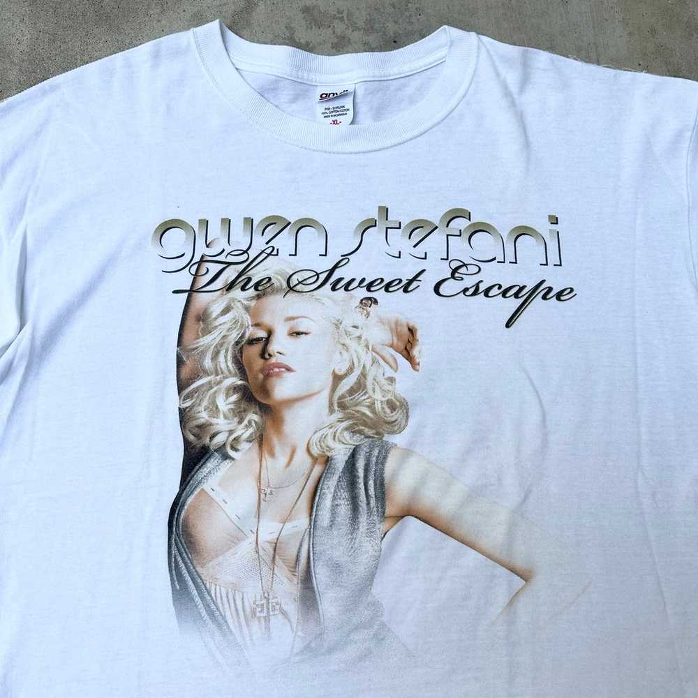 Vintage Gwen Stefani T-Shirt - image 3