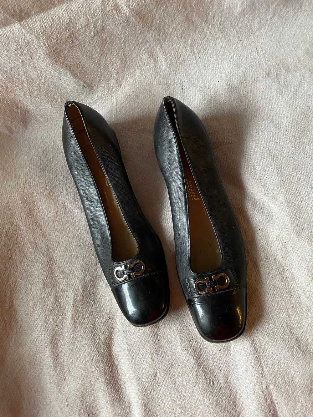 vintage black Ferragamo ballerina flat kitten toe… - image 3