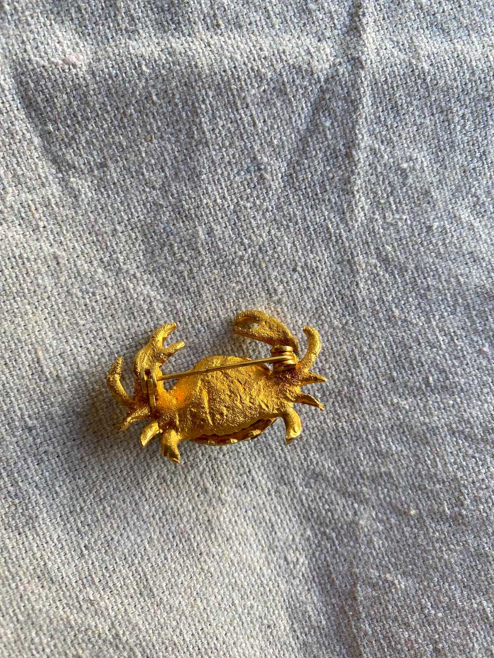 vintage gold crab aqua stone brooch / gold crab a… - image 4