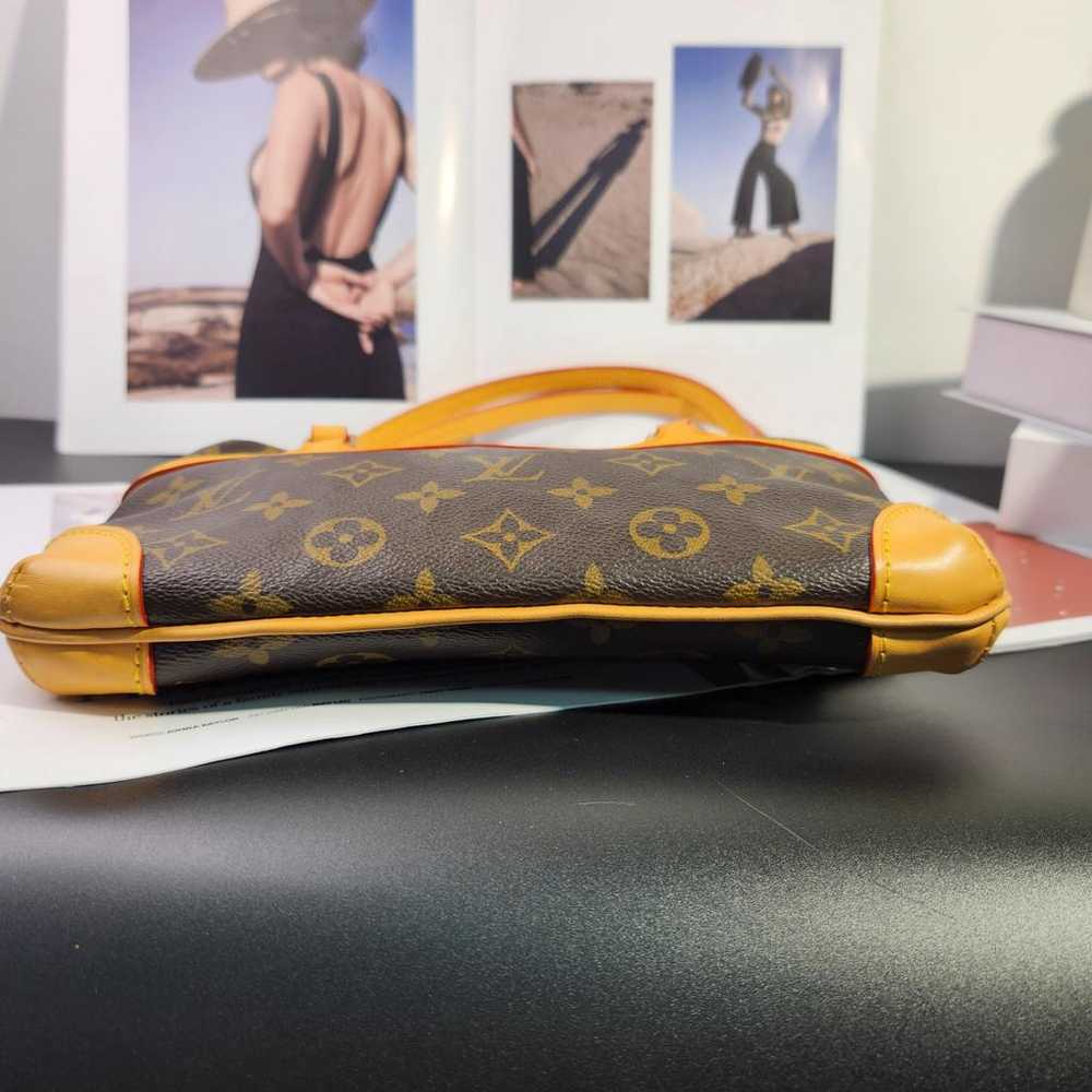 Louis Vuitton Coussin Vintage leather handbag - image 4