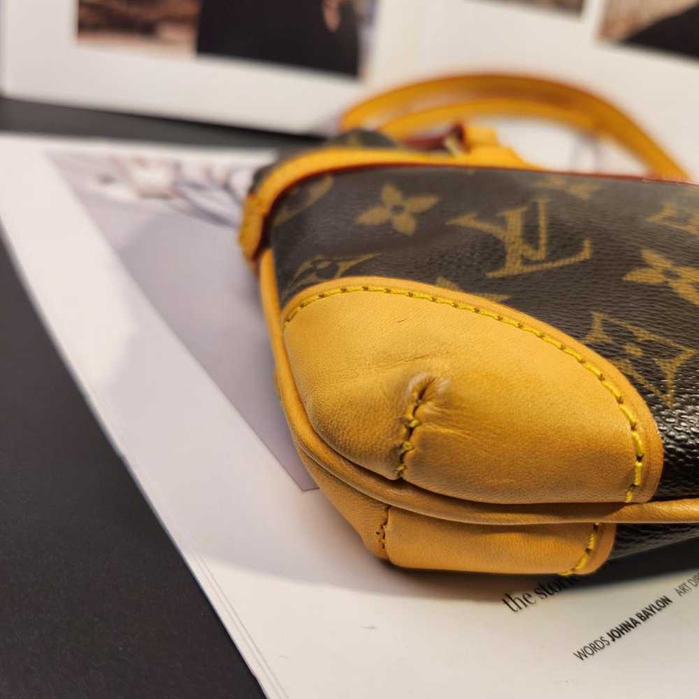 Louis Vuitton Coussin Vintage leather handbag - image 6
