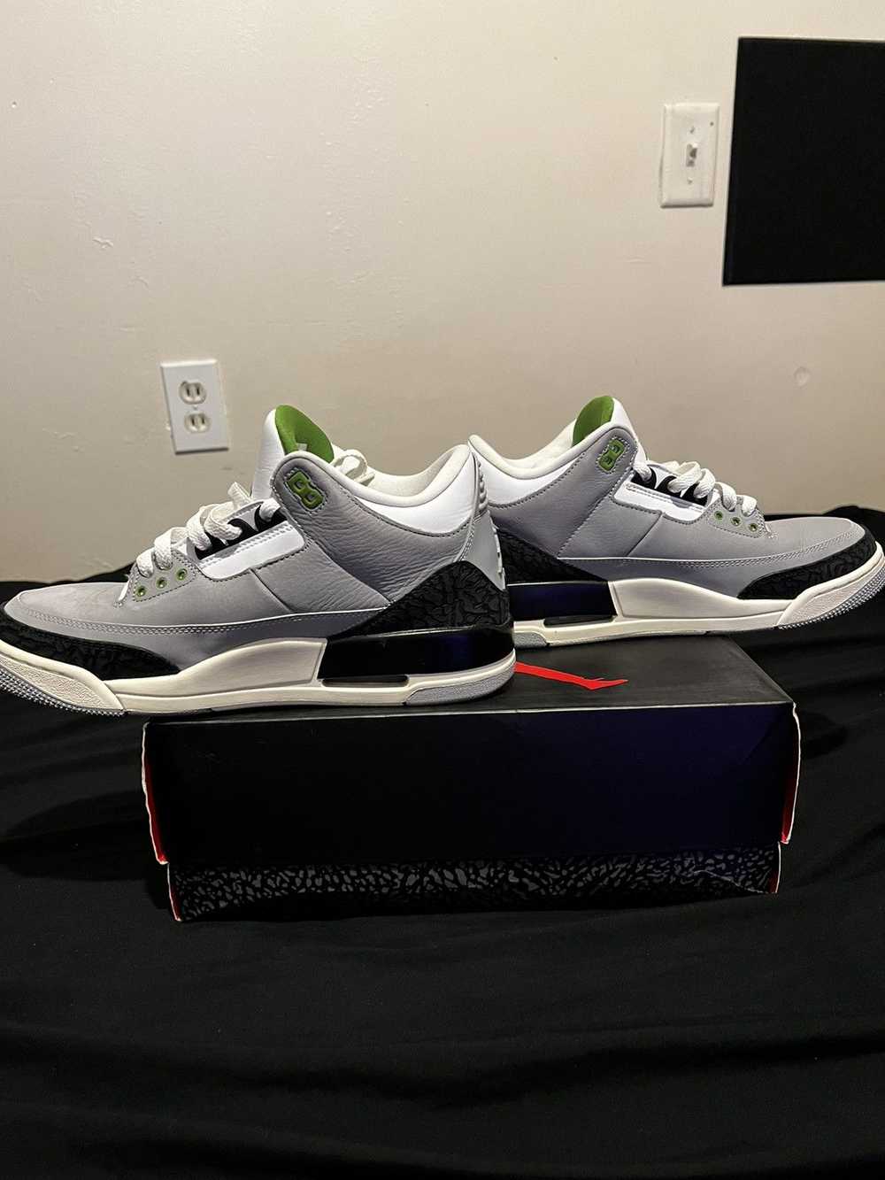 Nike Jordan 3 GREY/CHLOROPHYLL - image 3