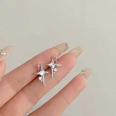 Chain × Jewelry × Streetwear Crystal Star Stone E… - image 1