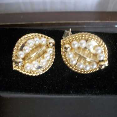 Vintage Hobe Earrings Gold Tone  & Faux Pearl, Cl… - image 1