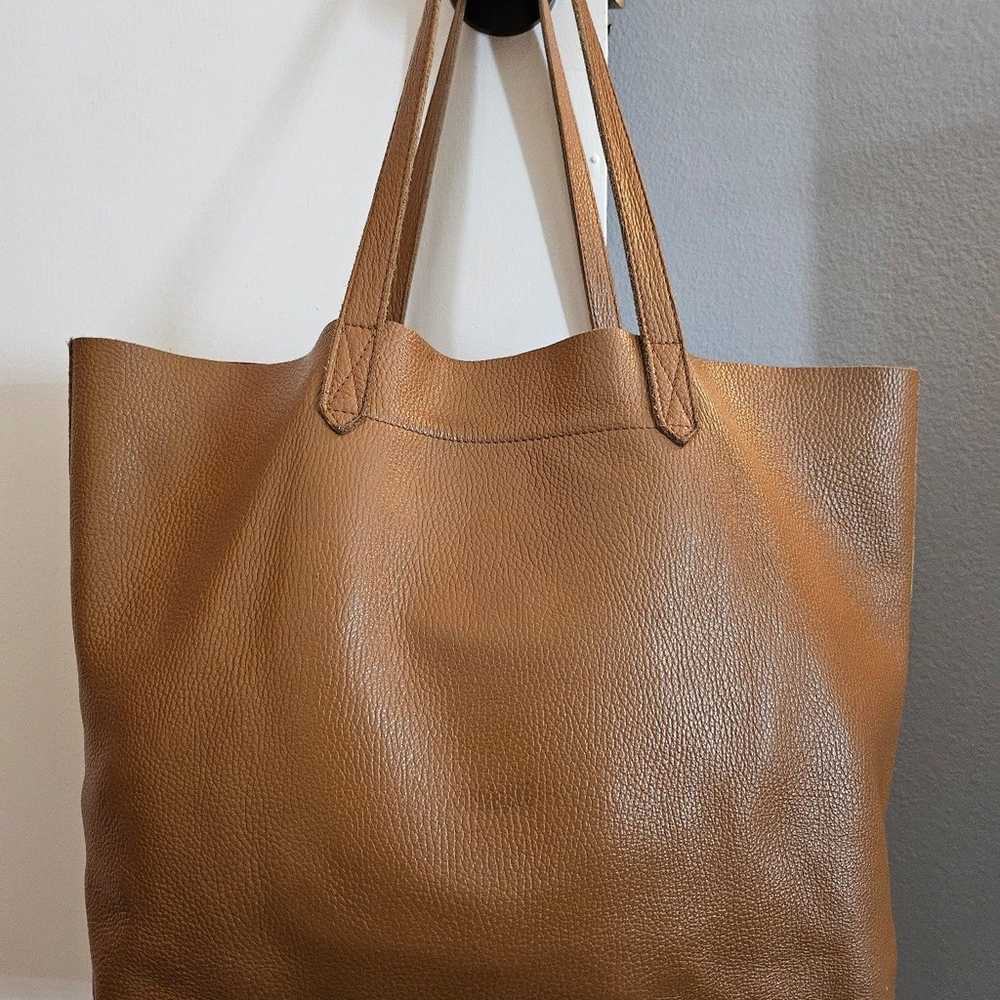Cuyana leather tote in tan - image 2