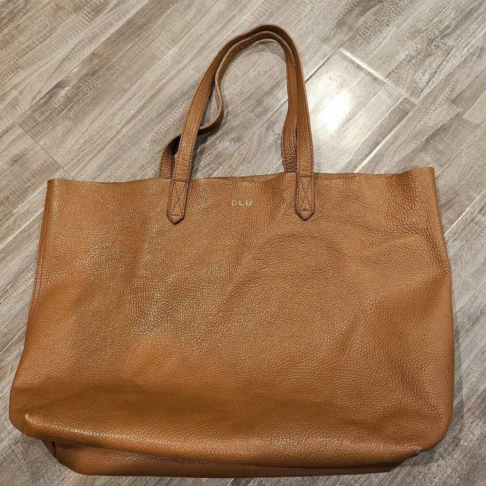 Cuyana leather tote in tan - image 3