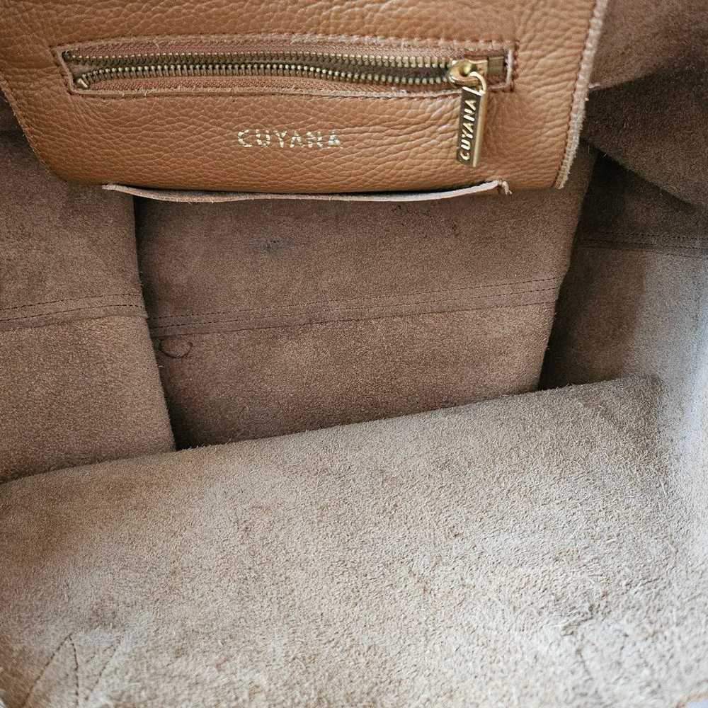 Cuyana leather tote in tan - image 8