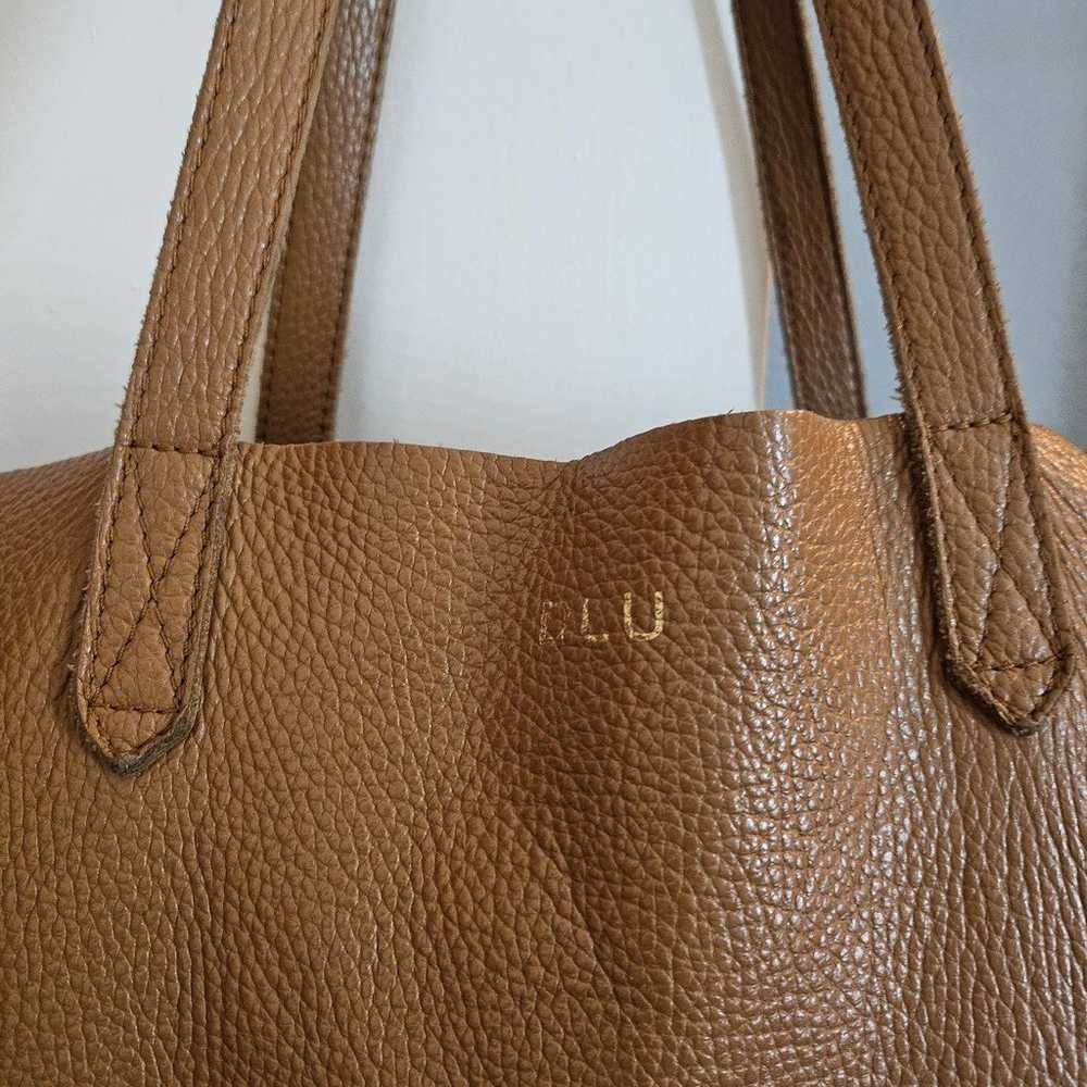 Cuyana leather tote in tan - image 9