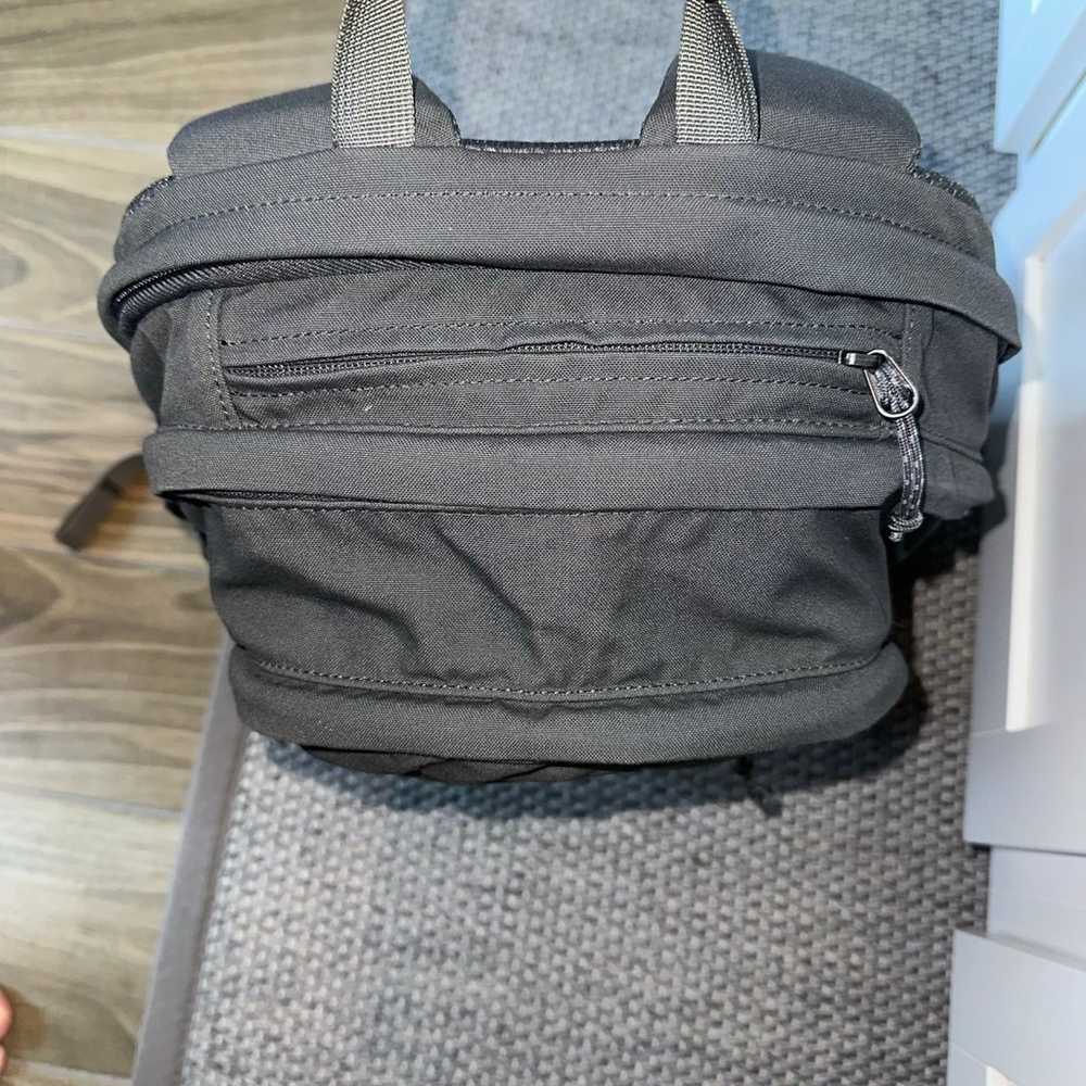 Fjallraven raven 28 grey backpack - image 3