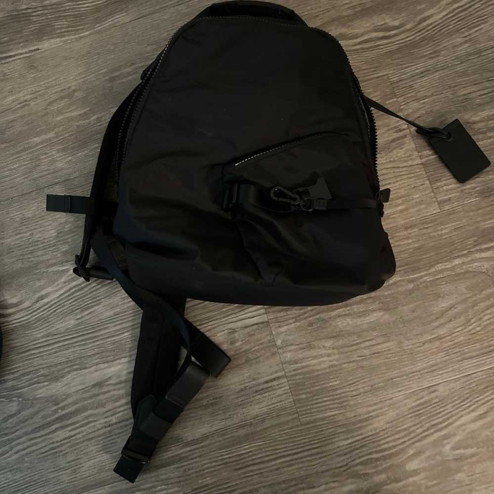 Tumi backpack - image 5