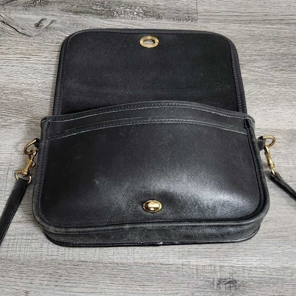Vintage Coach Leather Crossbody bag - image 8
