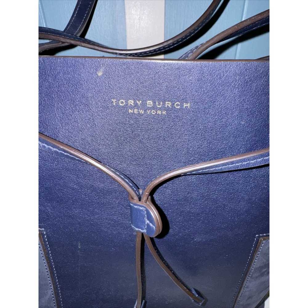 Tory Burch Block T Leather Bucket Medium Tote Bag… - image 5