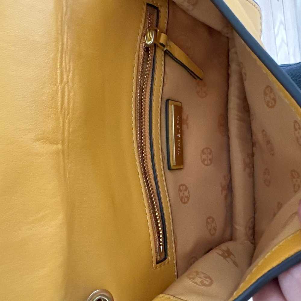 Tory Burch
Alexa Convertible Leather Shoulder Bag - image 8