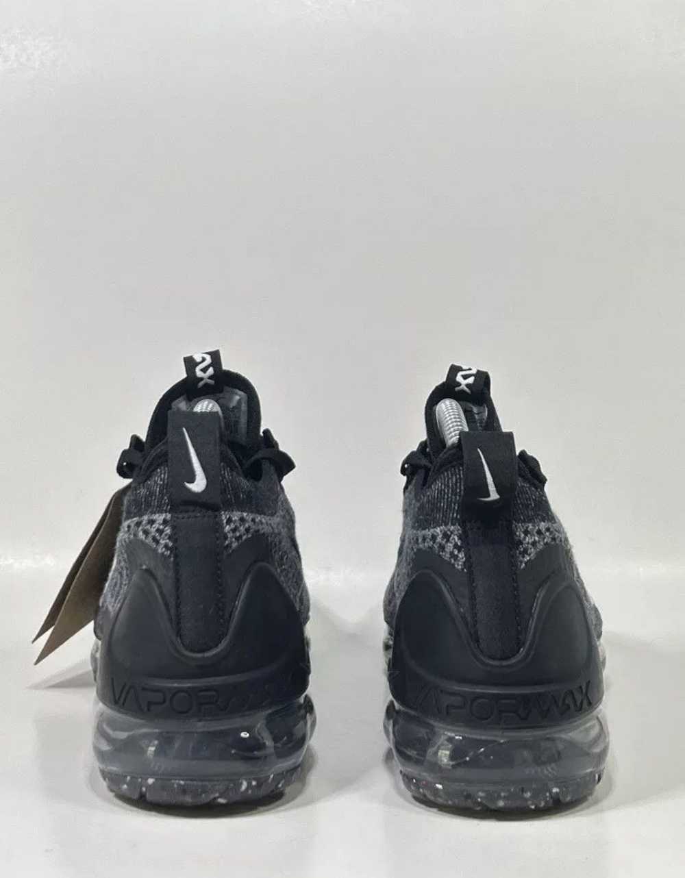 Nike Size 6.5Y - Boys Nike Air VaporMax Flyknit D… - image 4