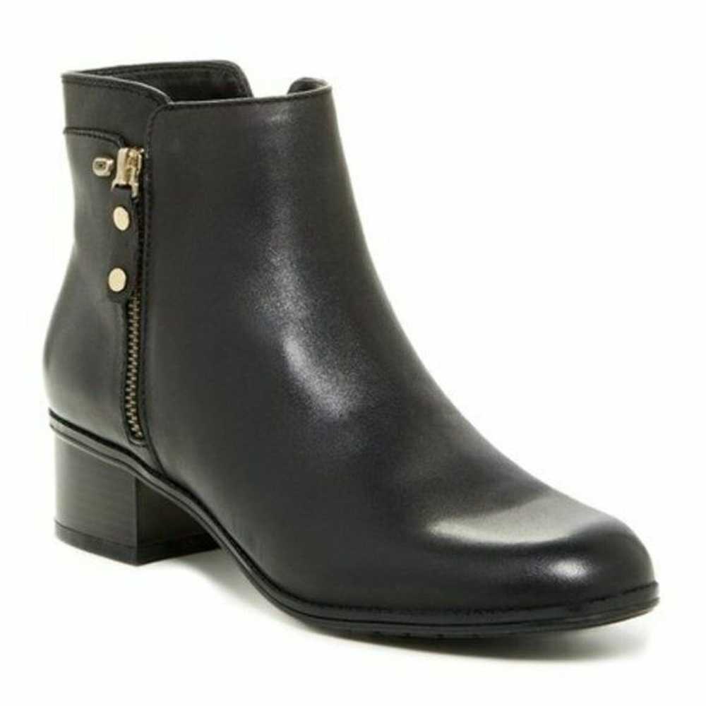 BANDOLINO Shoes Black Ankle Booties Gold Zippers … - image 1