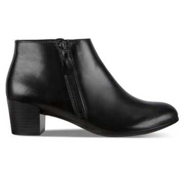 ECCO | Shape 35 Black Leather Zip Booties Size 9