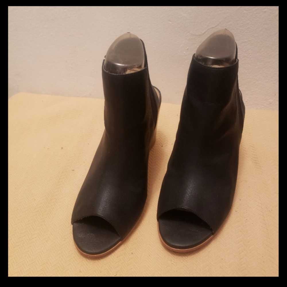 Crown vintage block heel sandals - image 4