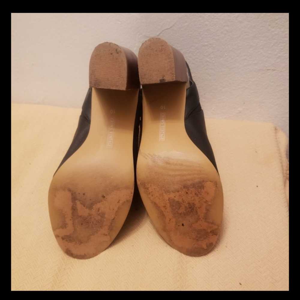 Crown vintage block heel sandals - image 6