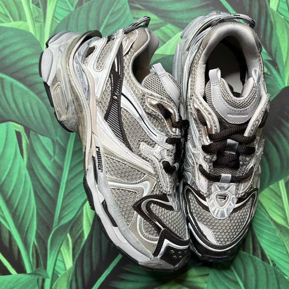 Balenciaga Runner sneaker ‘worn-out beige’ Sz- 7M… - image 3