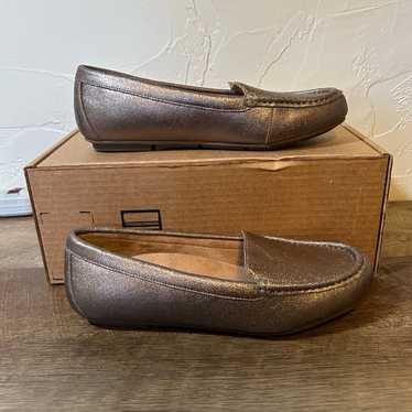 Vionic loafers size 9