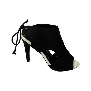 Juicy Couture Black/WHITE  Tie Back Heels SZ 6.5 - image 1