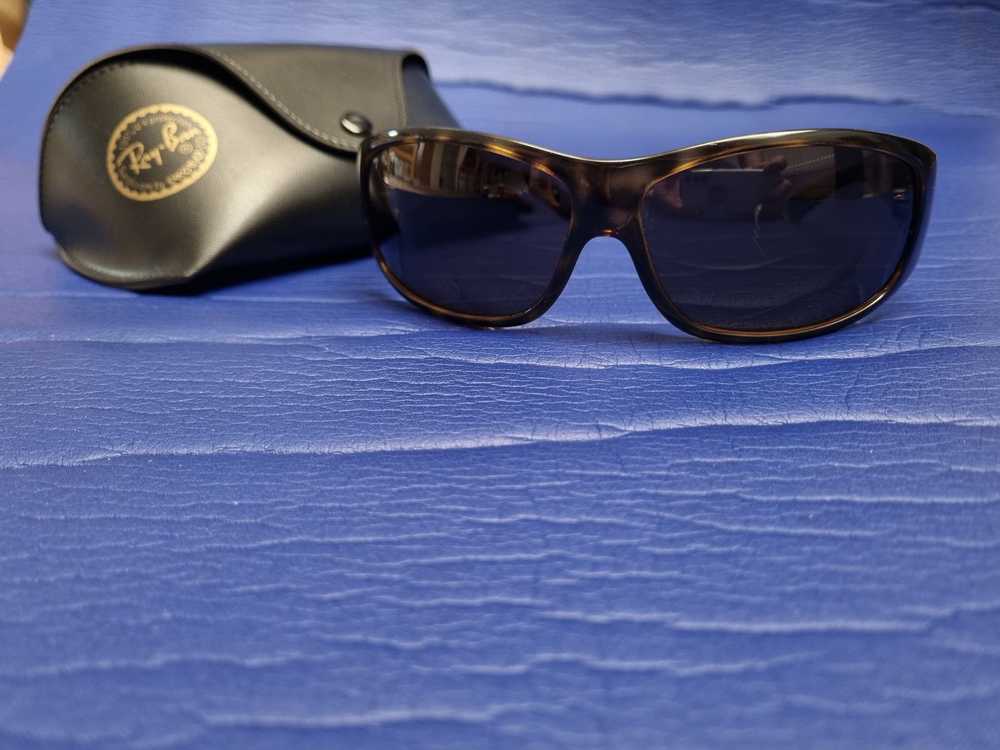 RayBan Vintage RayBan Tortoise Frame Sunglasses +… - image 5