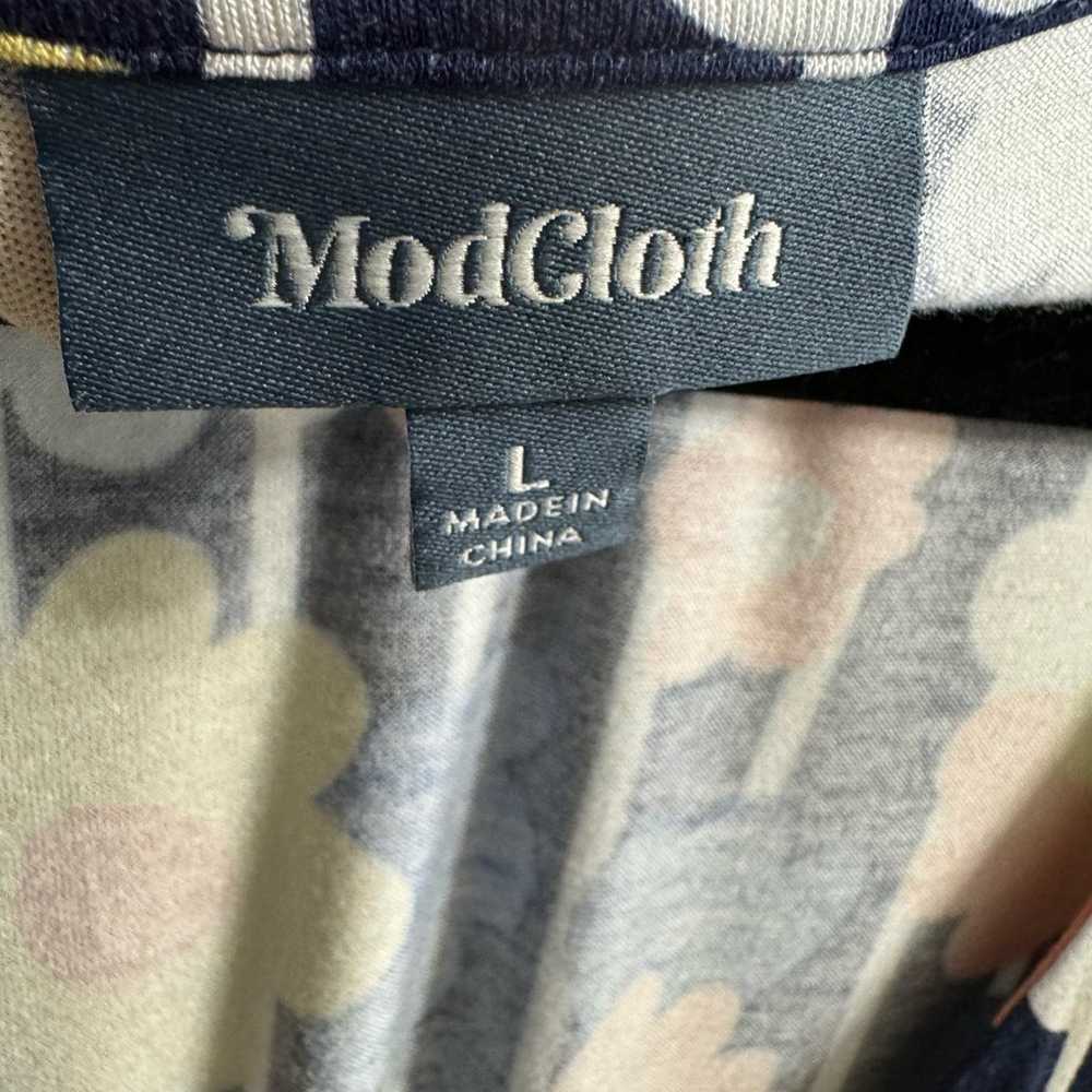 Modcloth Timelessly Lovable V Neck Knit Jersey Mi… - image 9
