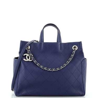 CHANEL CC Pocket Tote Quilted Caviar Medium