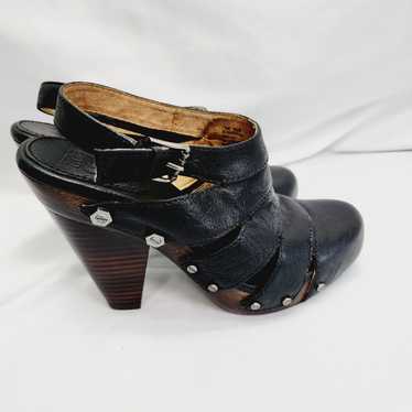 Frye FRYE Black Flora Stitch Leather Stacked Heel… - image 1