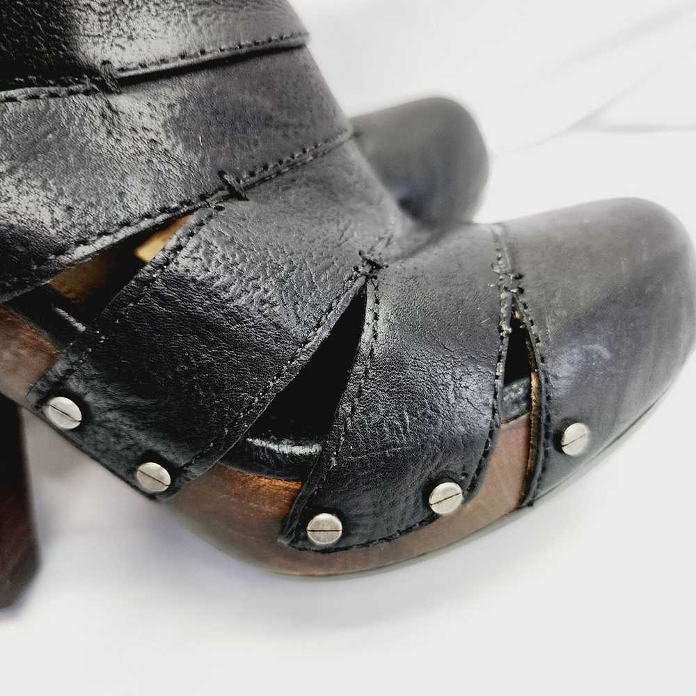 Frye FRYE Black Flora Stitch Leather Stacked Heel… - image 8