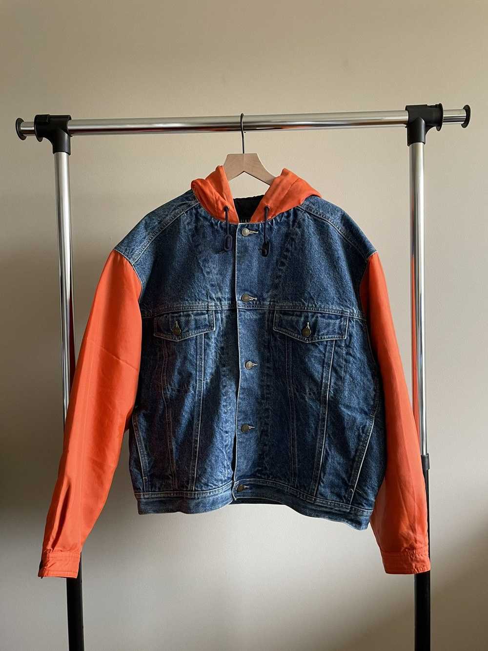 Gap × Vintage Gap Denim Jacket worn by Drake - image 4