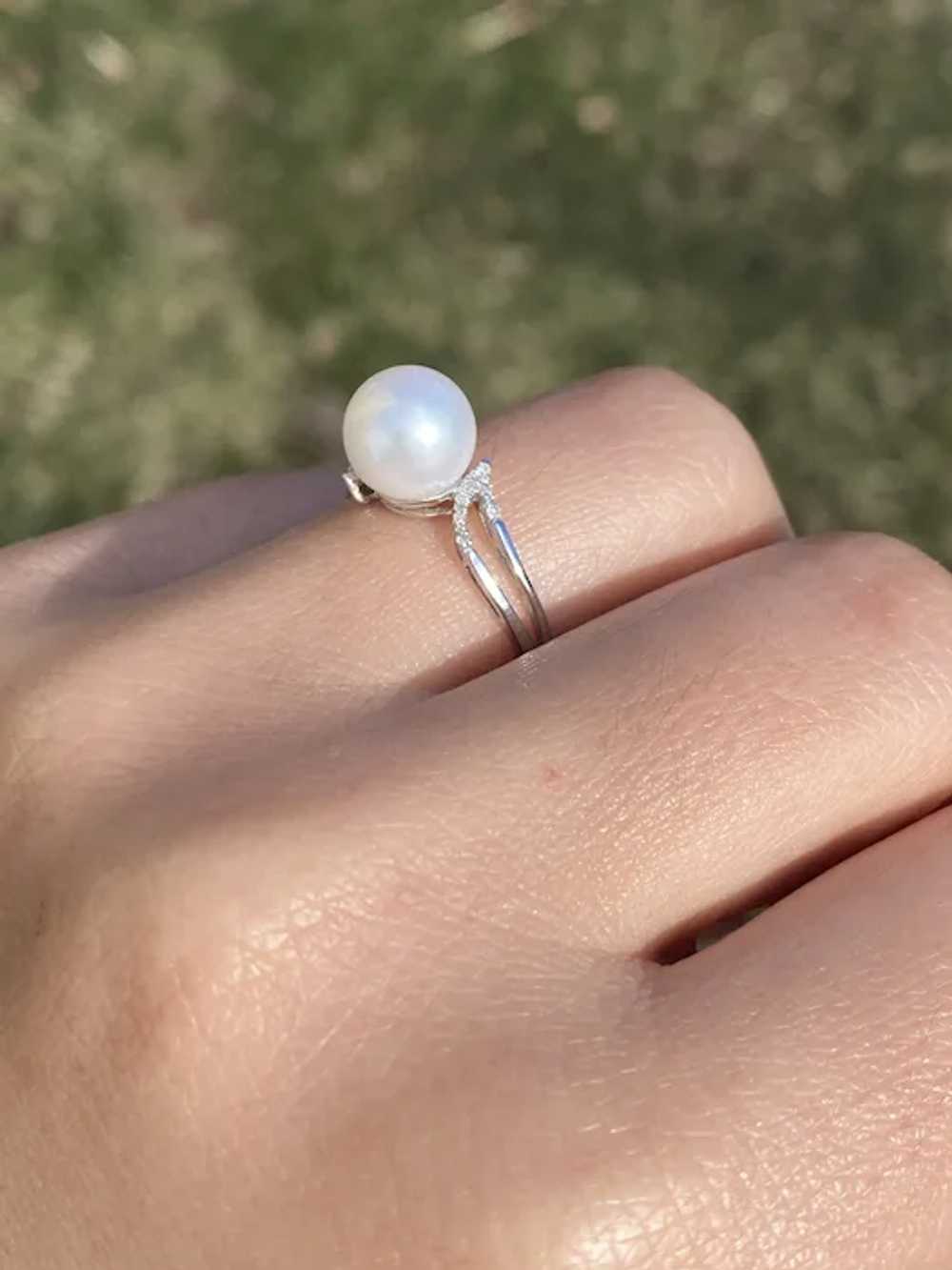 Pearl and Natural Diamond Ring in White Gold - image 9