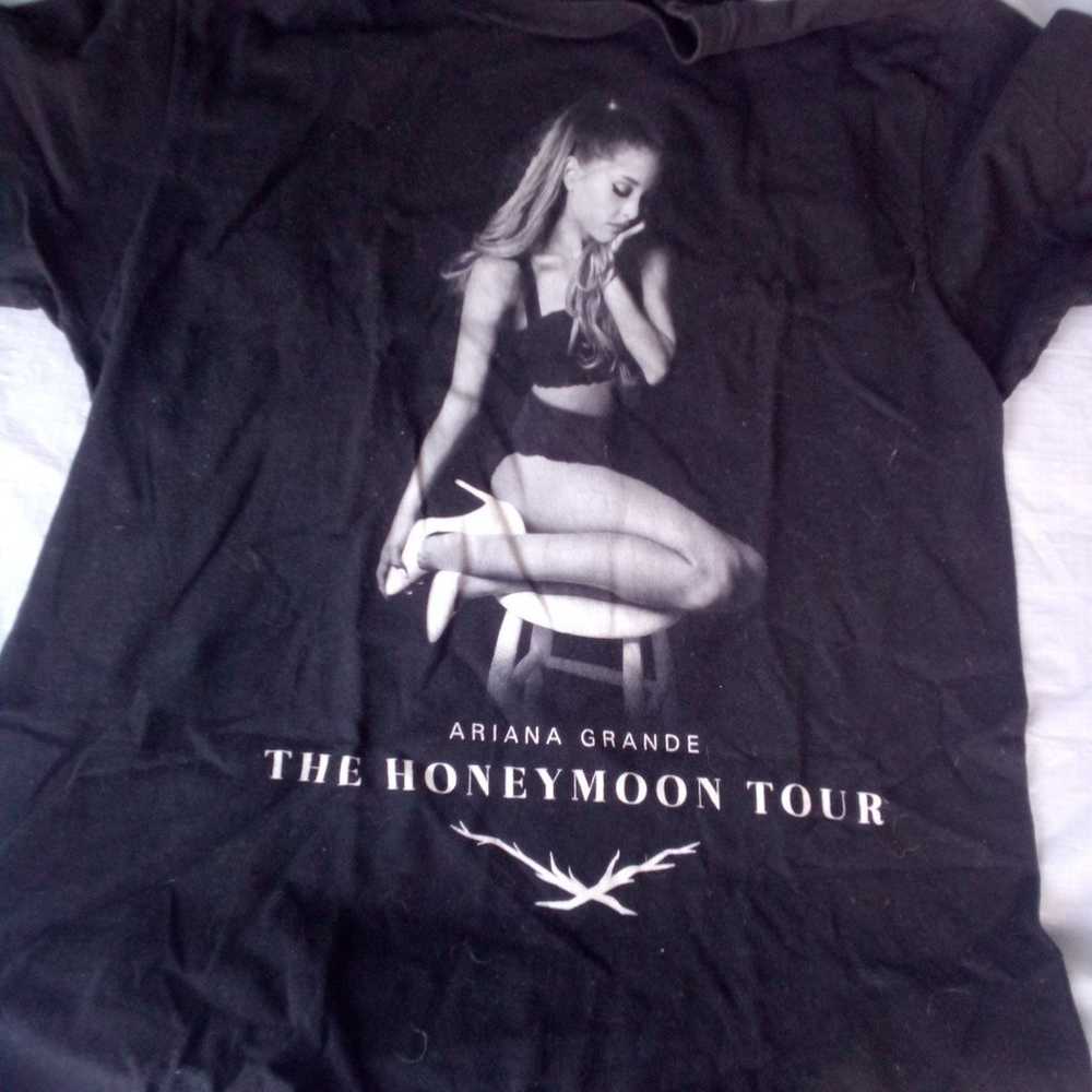 Ariana grande t shirt size large - image 1