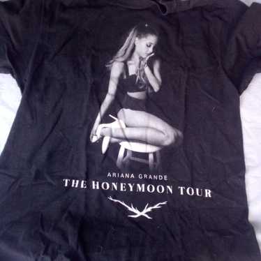 Ariana grande t shirt size large - image 1