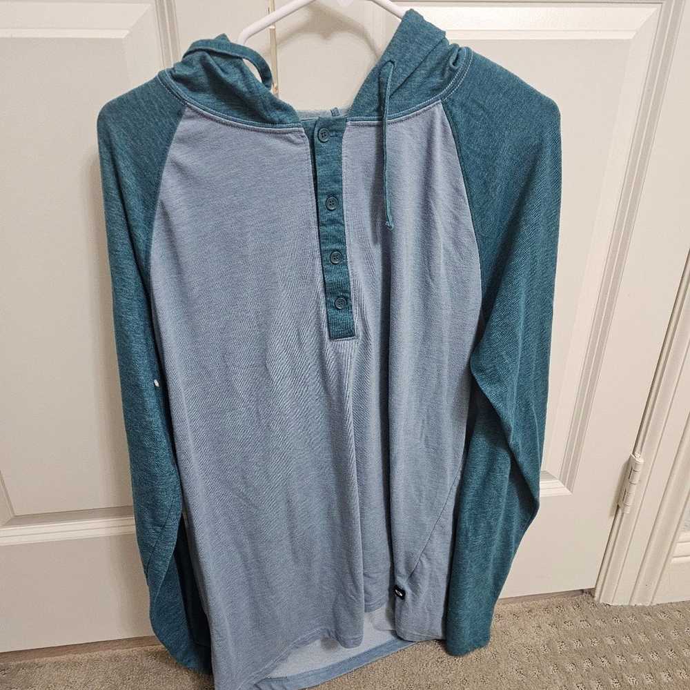 Oakley Long Sleeve Shirts with Hood selling all 4… - image 2