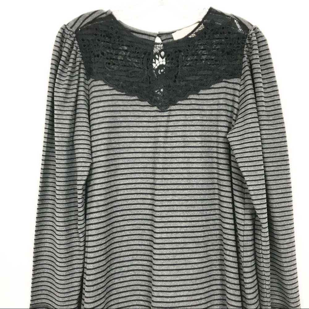 Loft Ann Taylor Loft Black/Gray Striped Lace Dres… - image 2