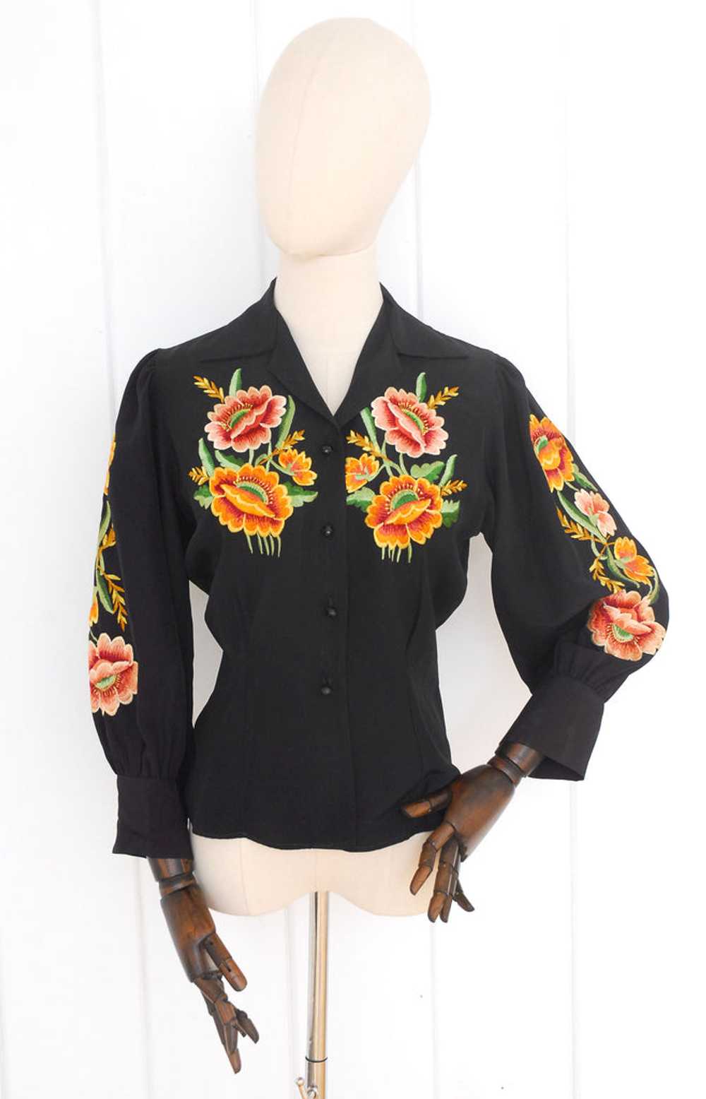 Casa Saucedo Embroidered Blouse / 1940s - image 1