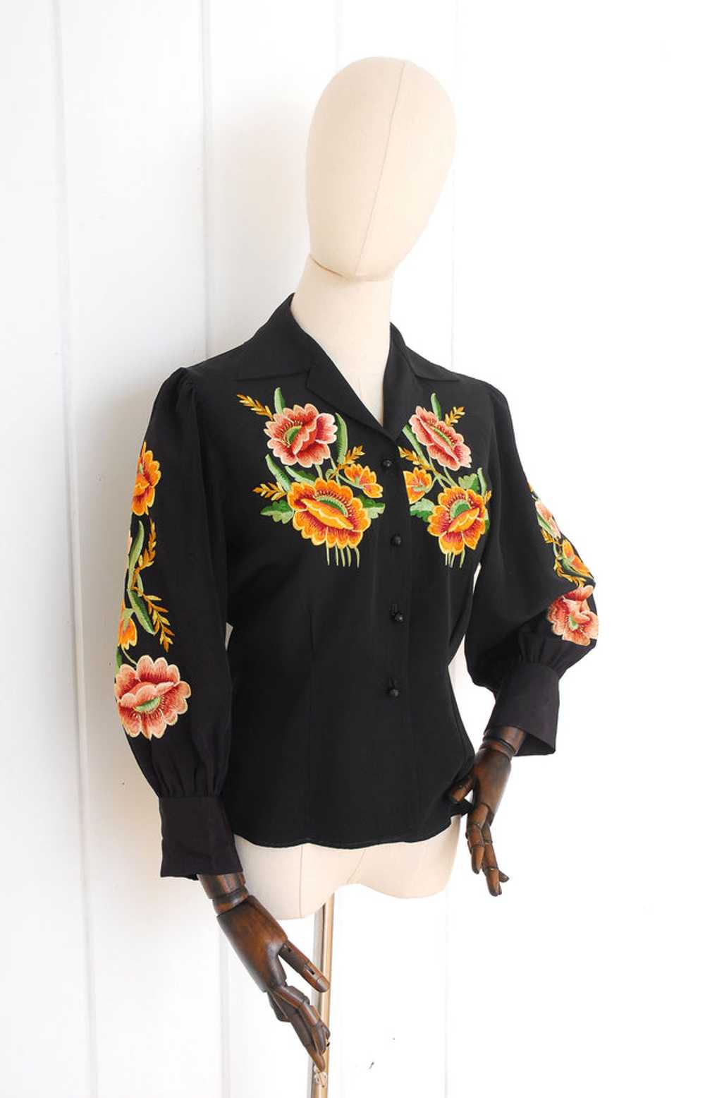 Casa Saucedo Embroidered Blouse / 1940s - image 5