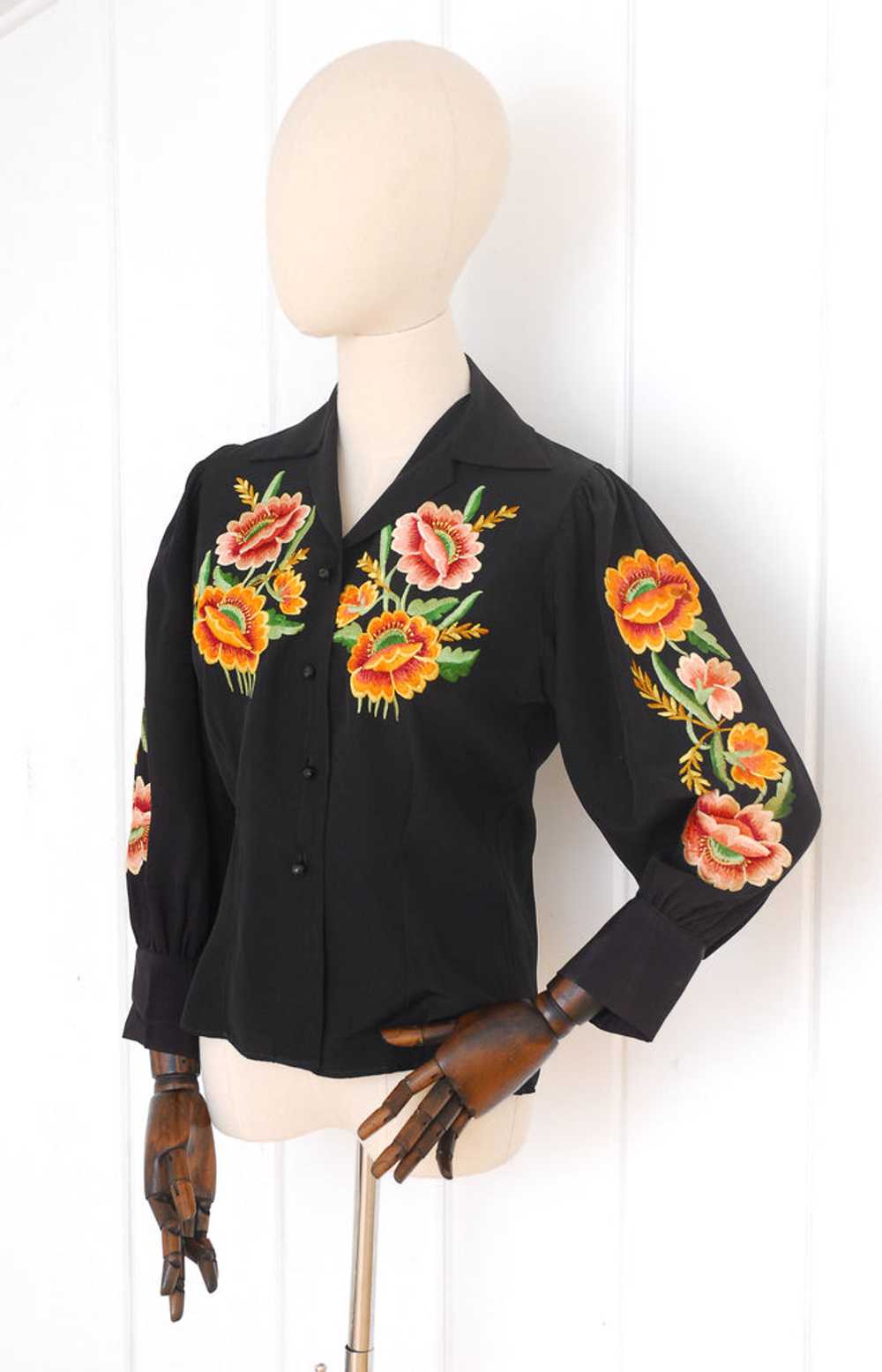 Casa Saucedo Embroidered Blouse / 1940s - image 7